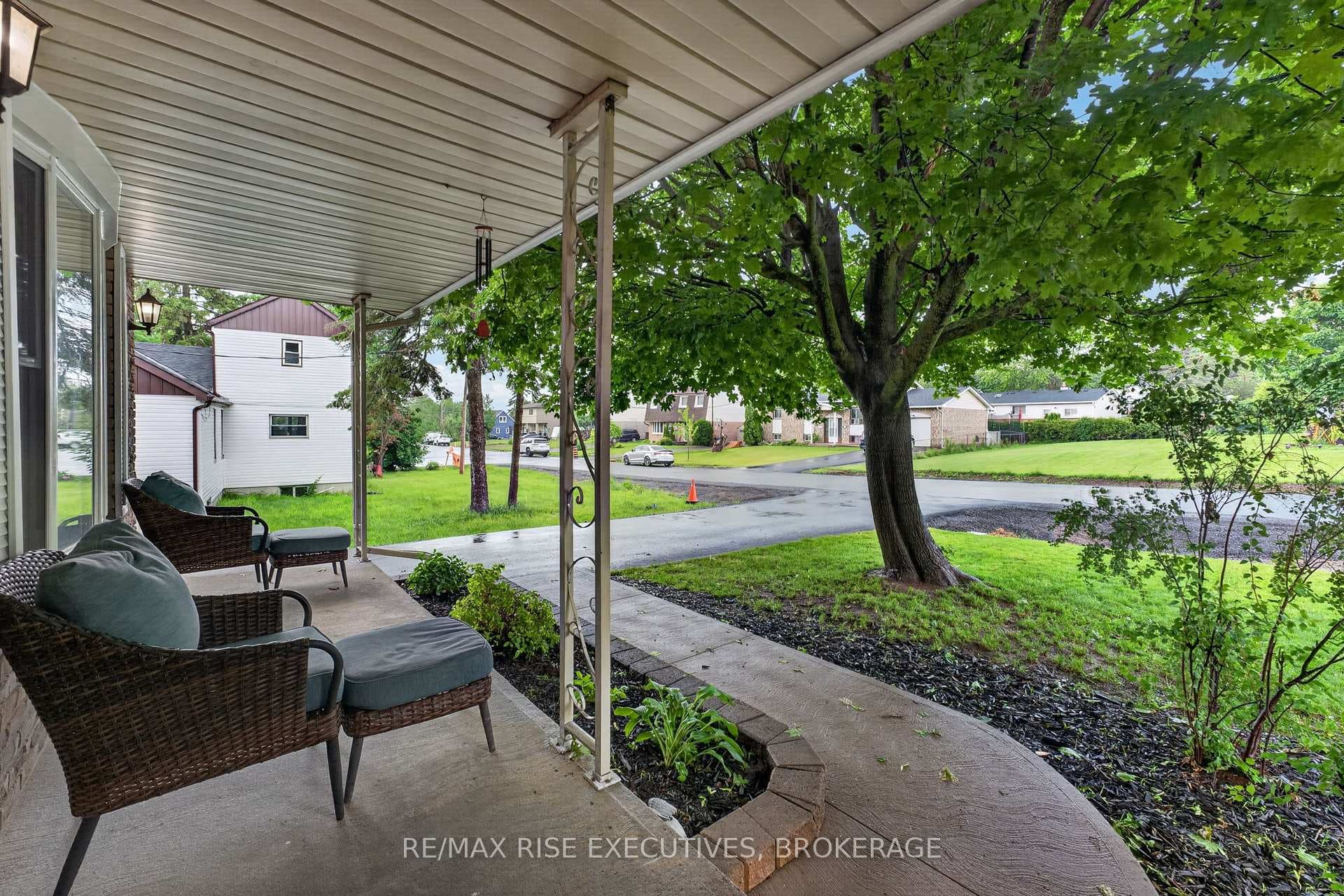 1560 Victoria Street photo 26