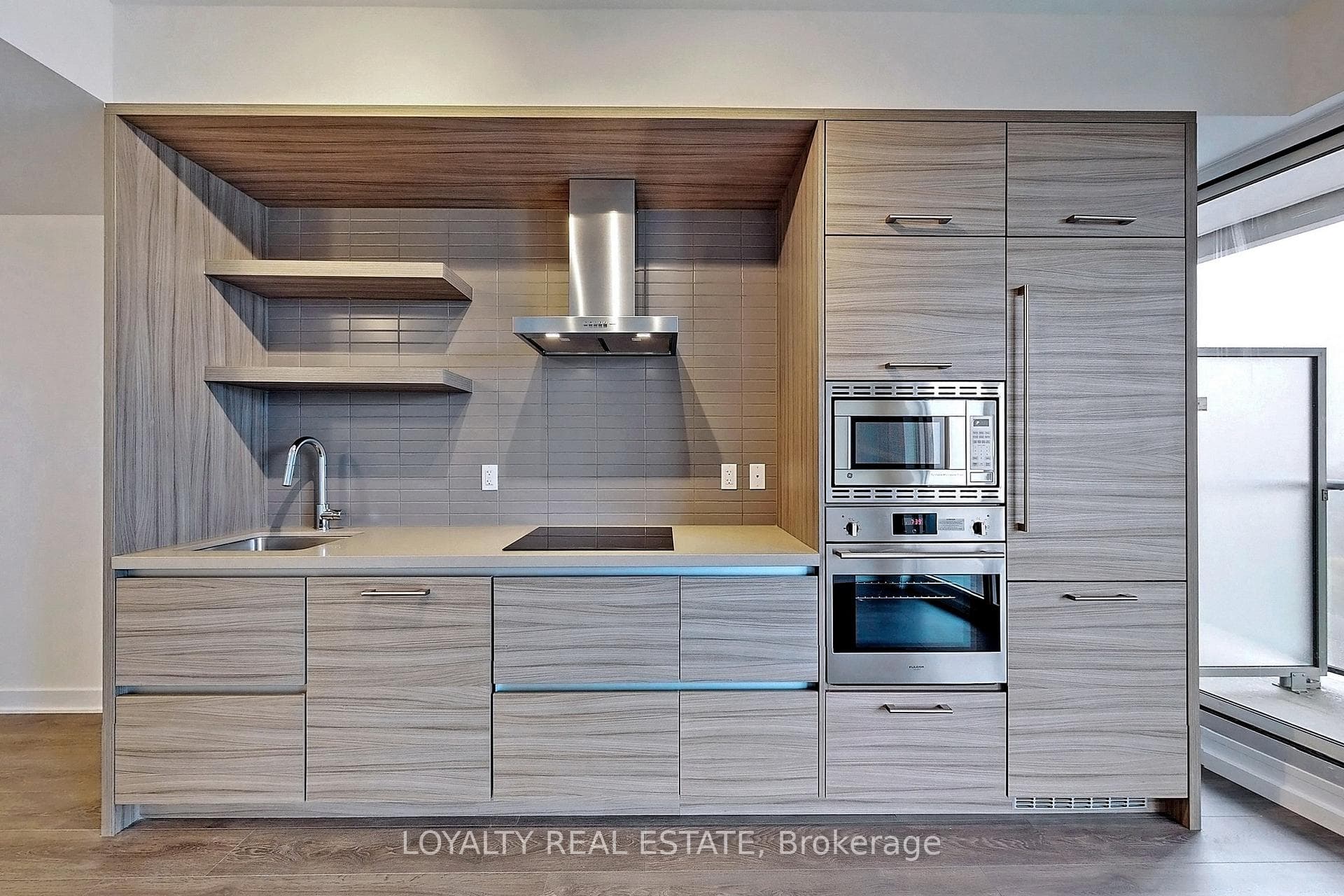 2221 Yonge Street Unit 1705 photo 5