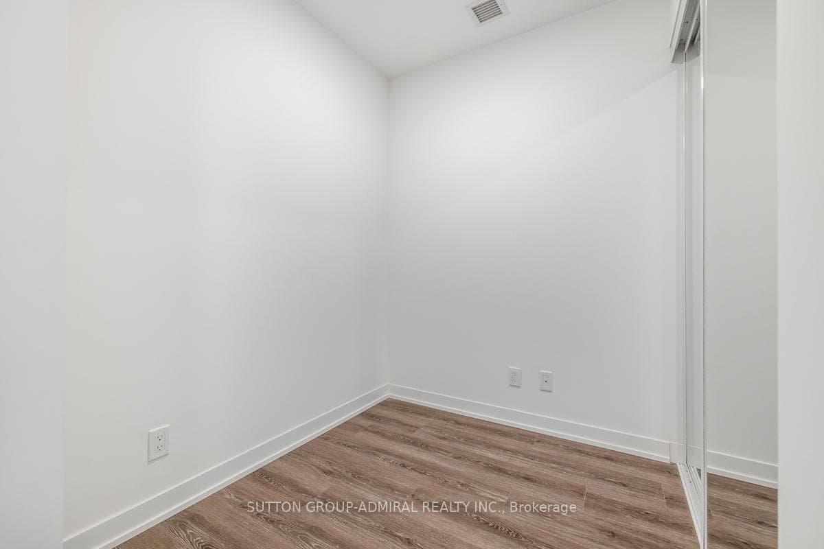 7950 Bathurst Street Unit 2213 photo 3