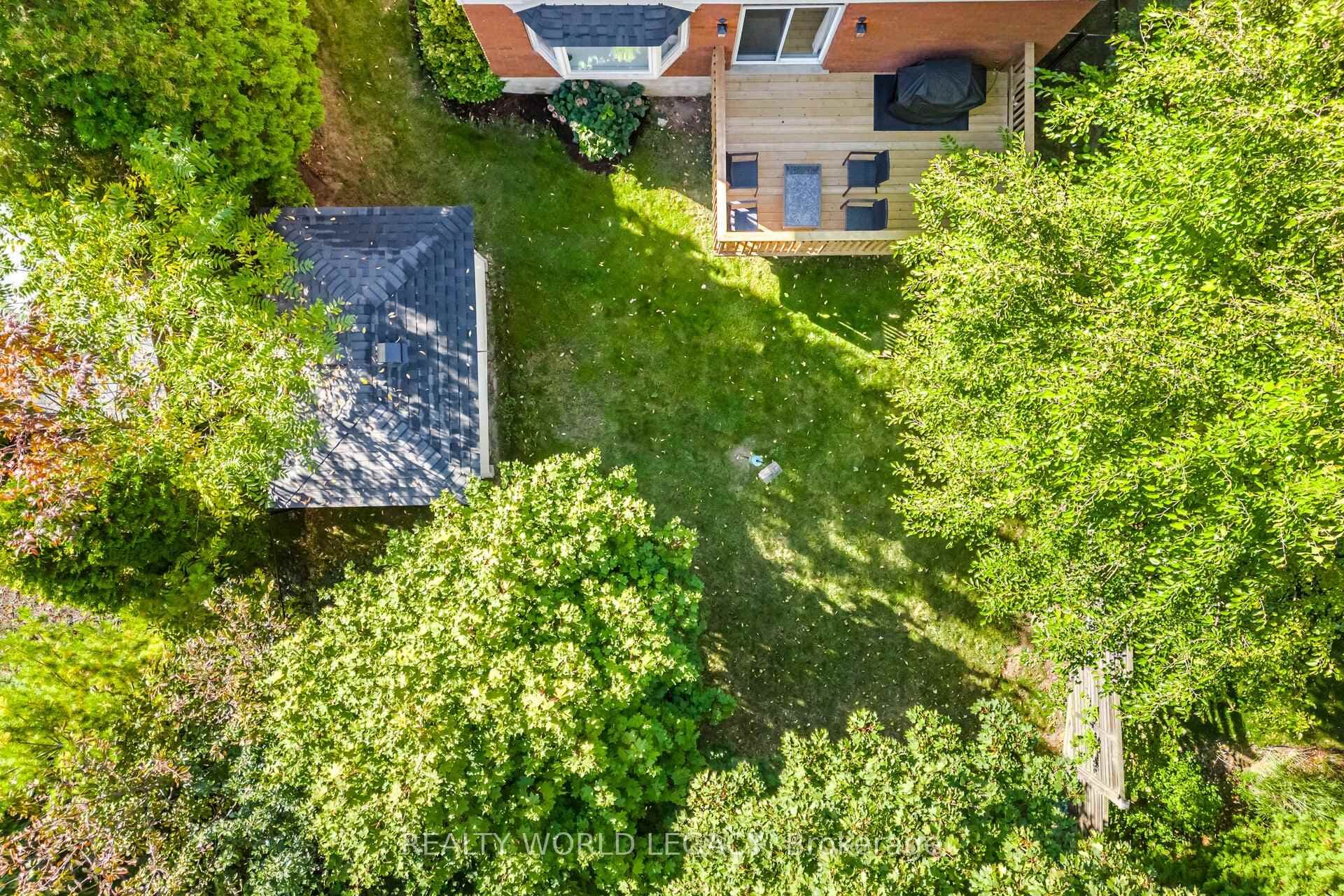 33 Morton Avenue photo 47
