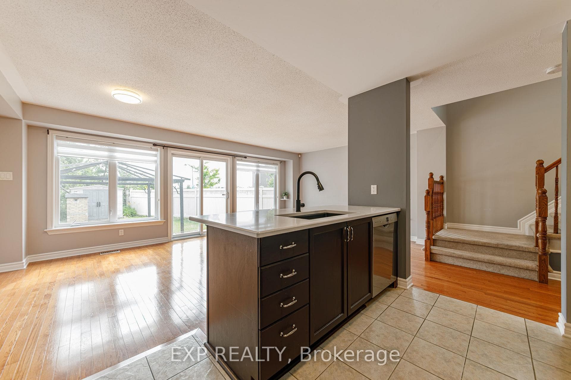 4220 Kelly Farm Drive photo 12