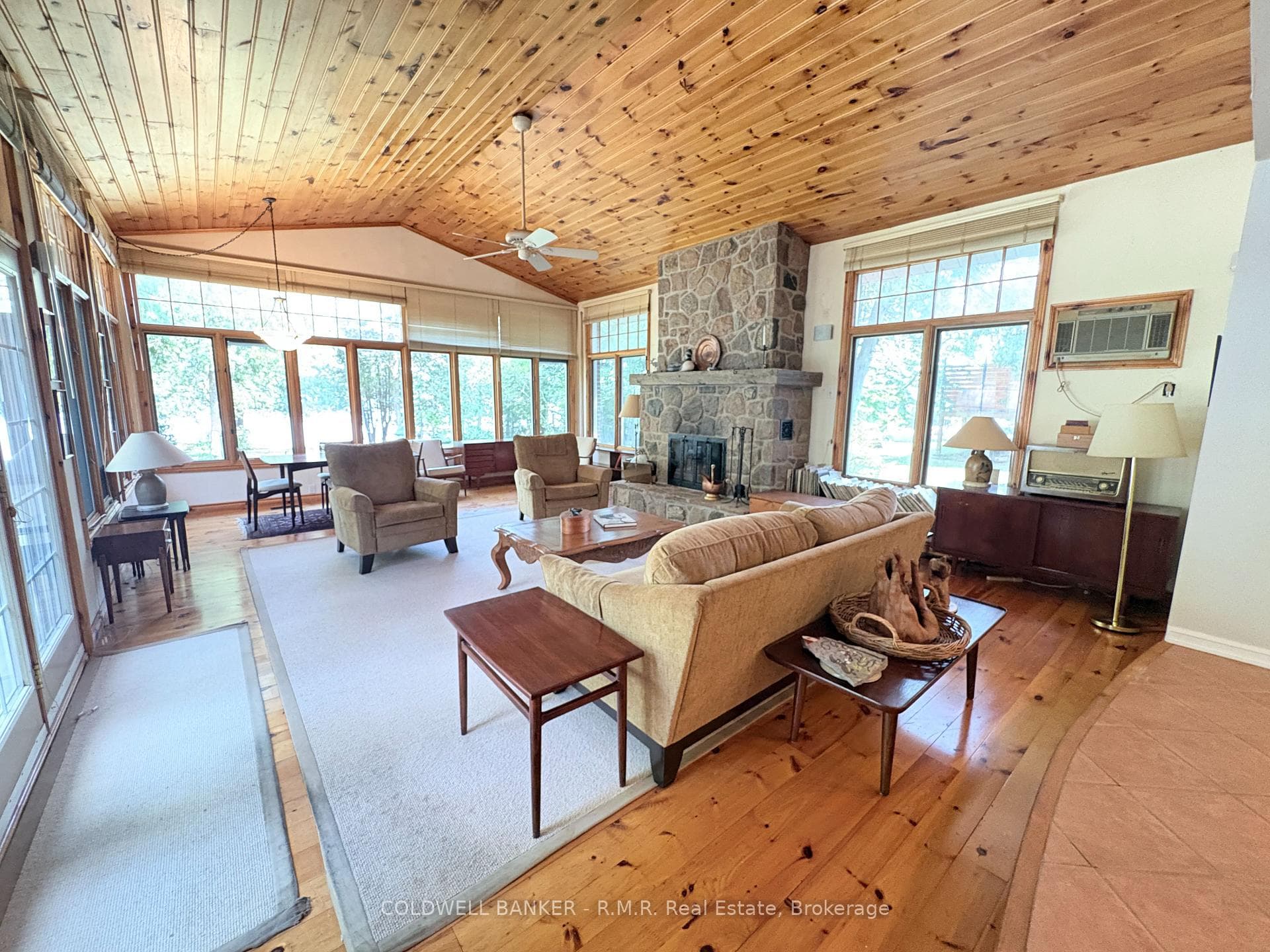 60 Pinewood Boulevard photo 11