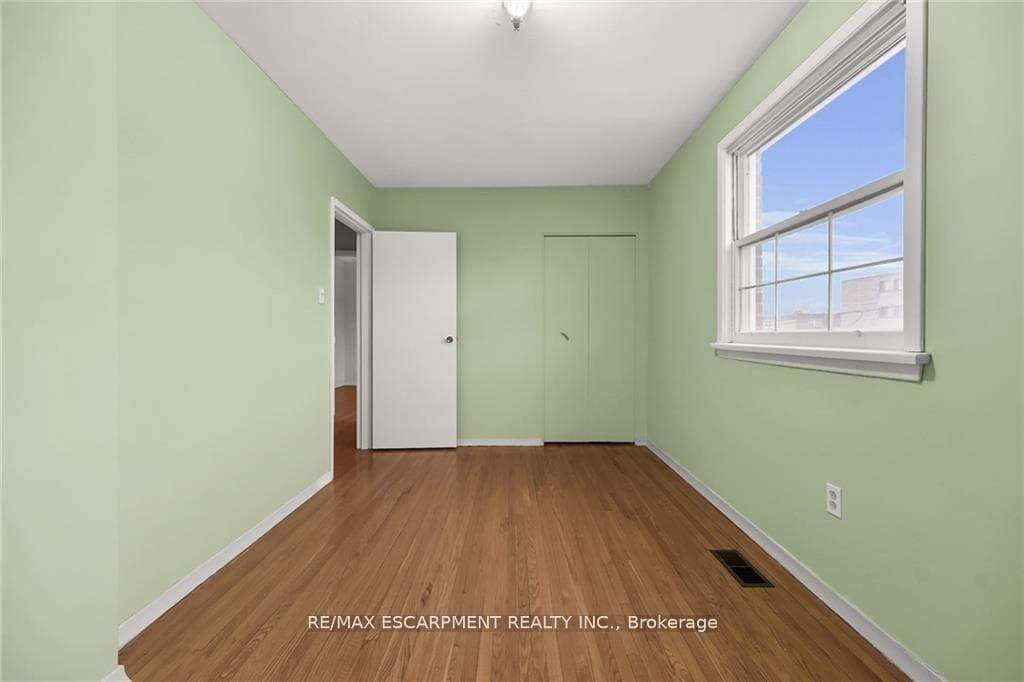146 Princeton Drive photo 18