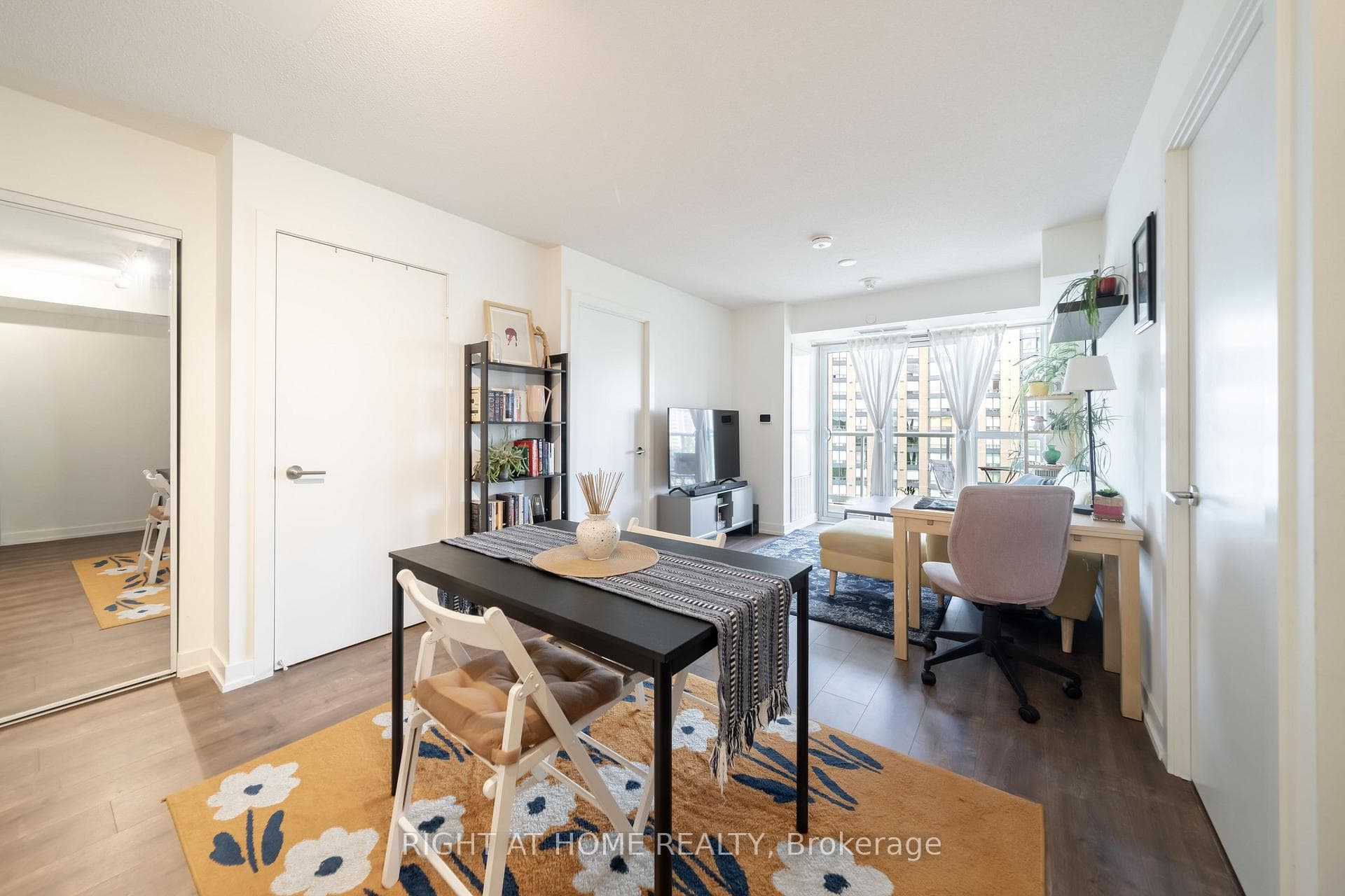 10 Wilby Crescent Unit 807 photo 13