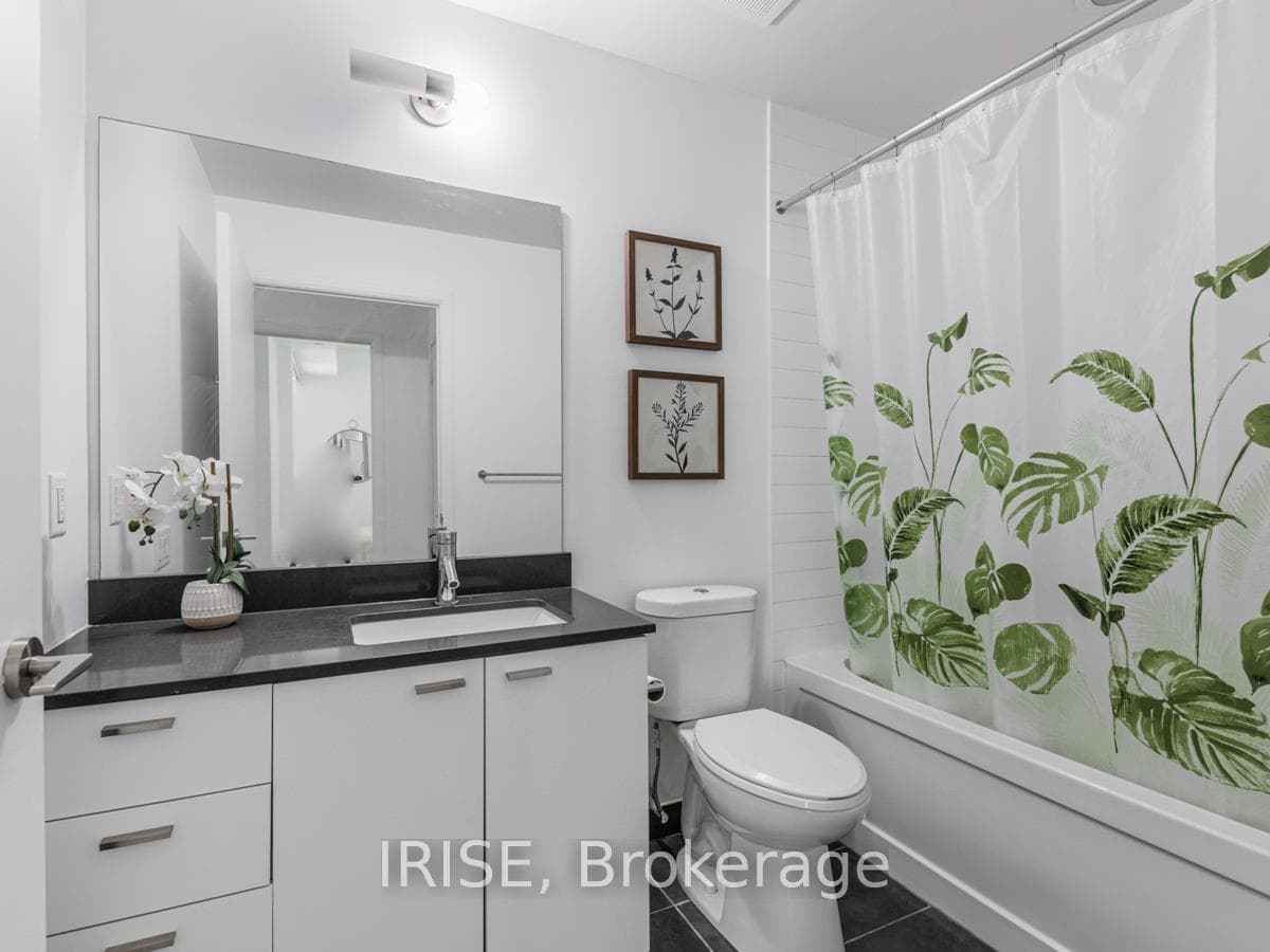30 Roehampton Avenue Unit 610 photo 11