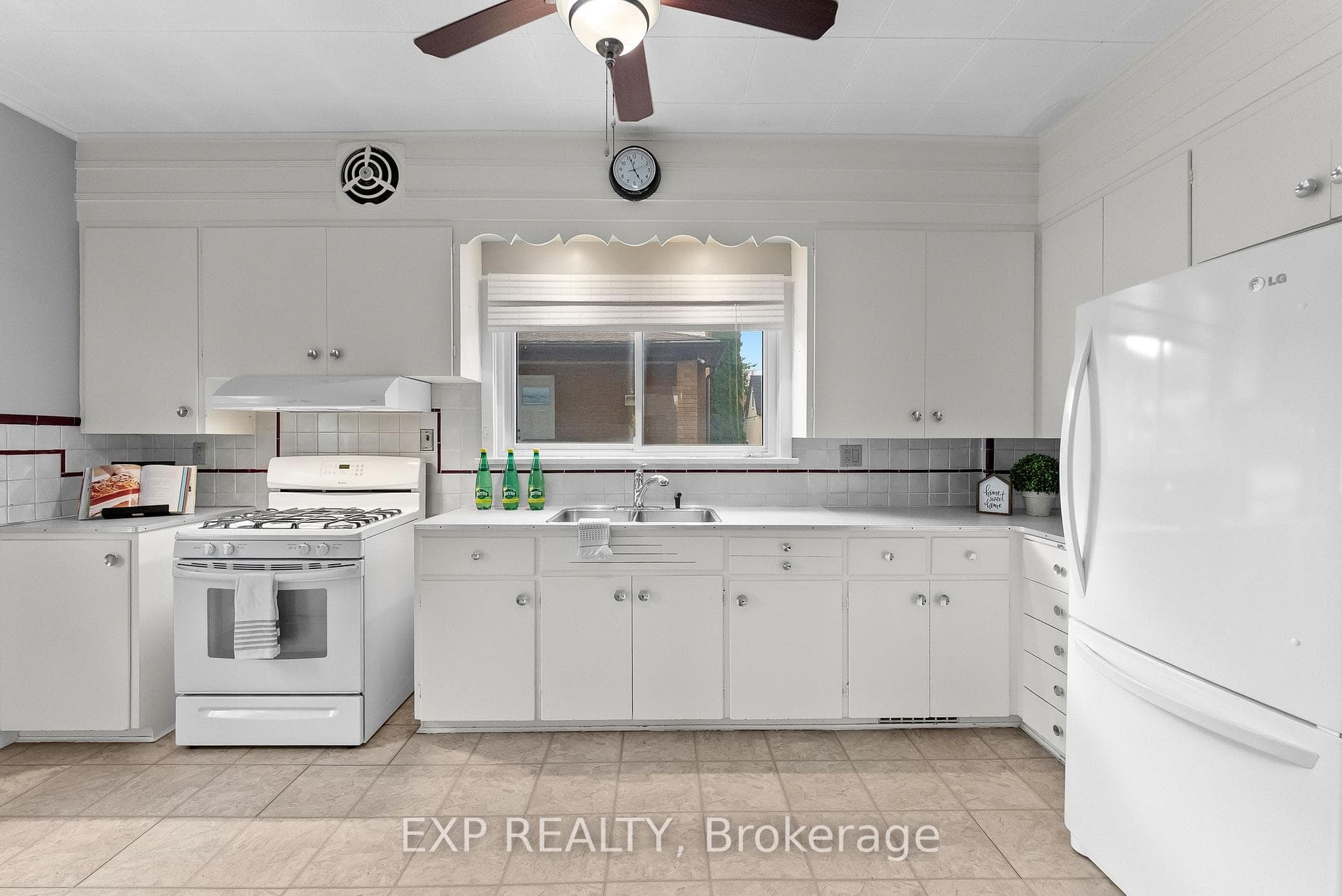 4364 Otter Street photo 18