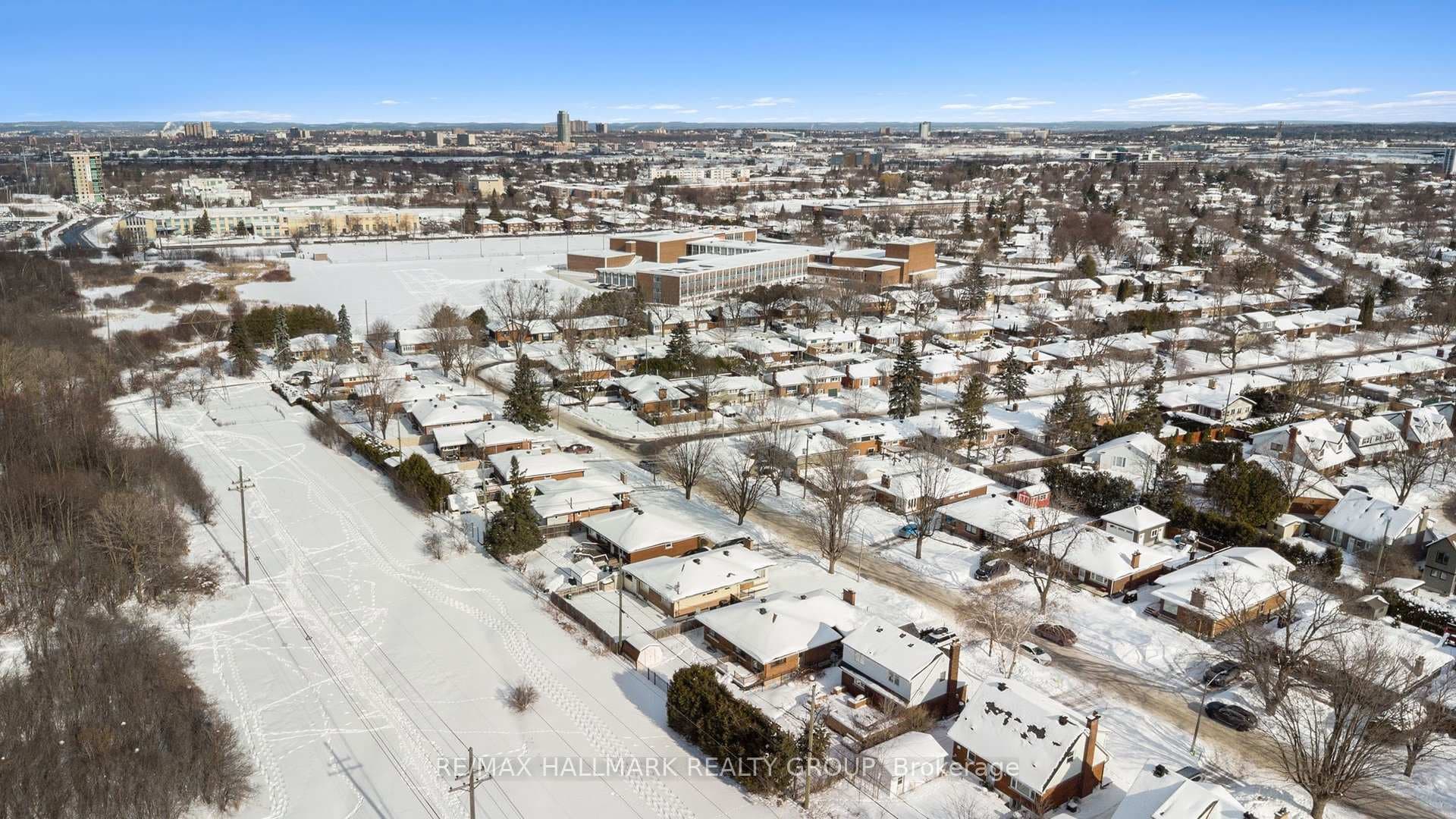 2004 Dorval Avenue photo 26