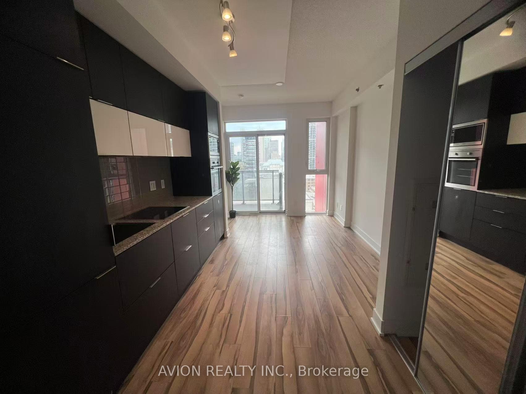318 Richmond Street Unit 1604 photo 7
