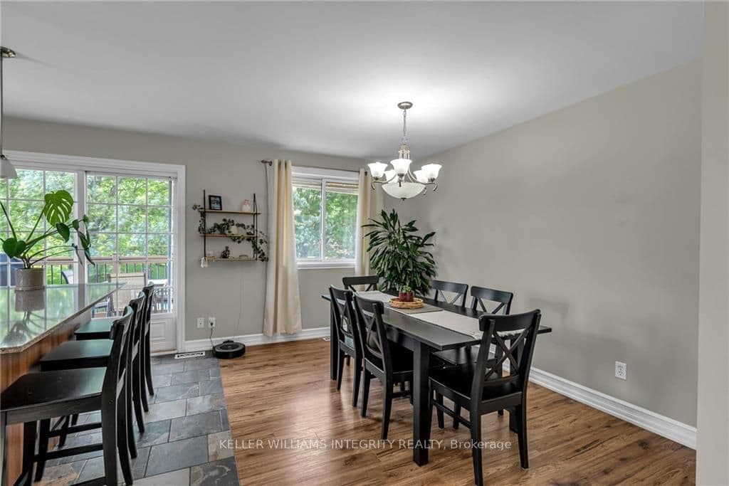 26 WELLINGTON Street photo 9