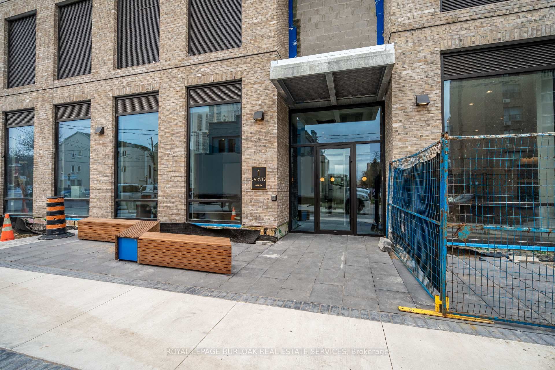 1 Jarvis Street Unit 1418 photo 2