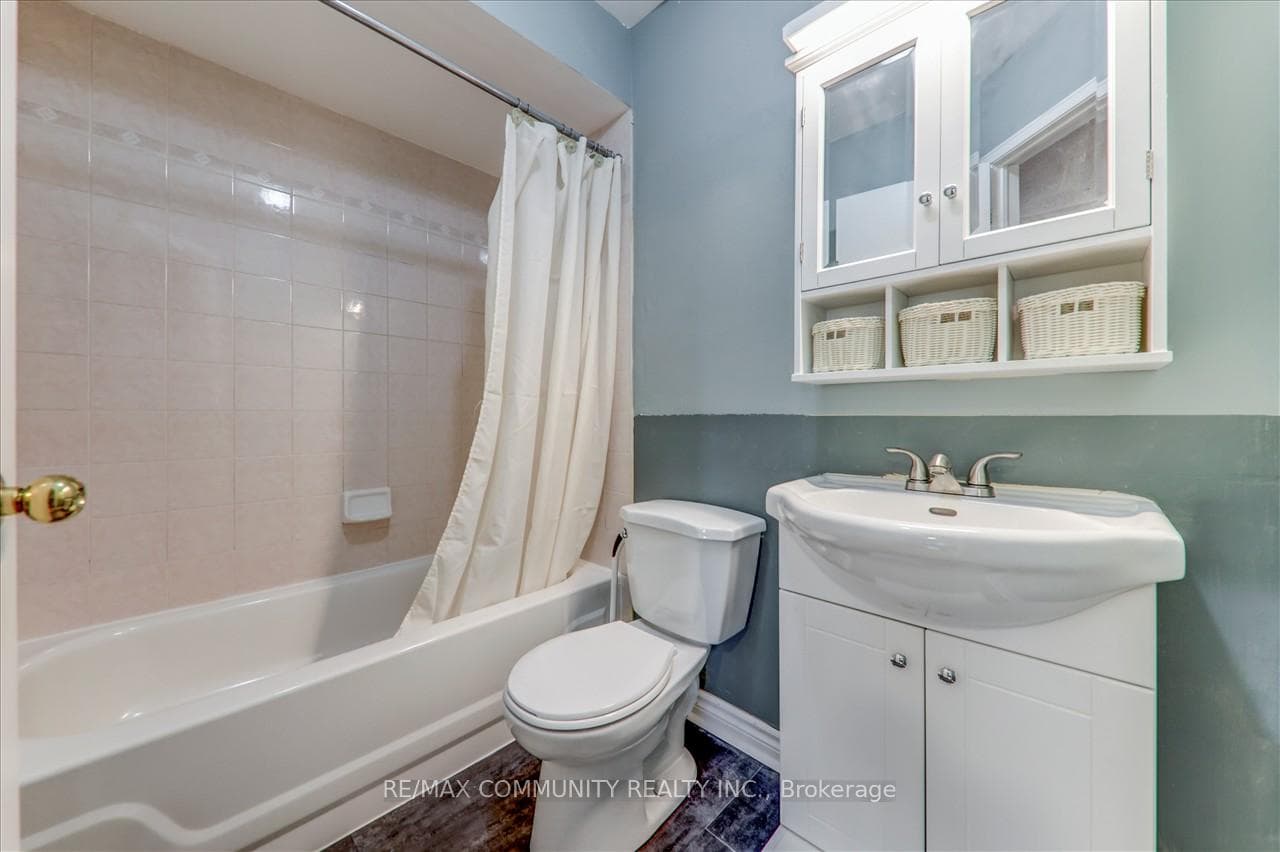 89 Ravenscliffe Court photo 20
