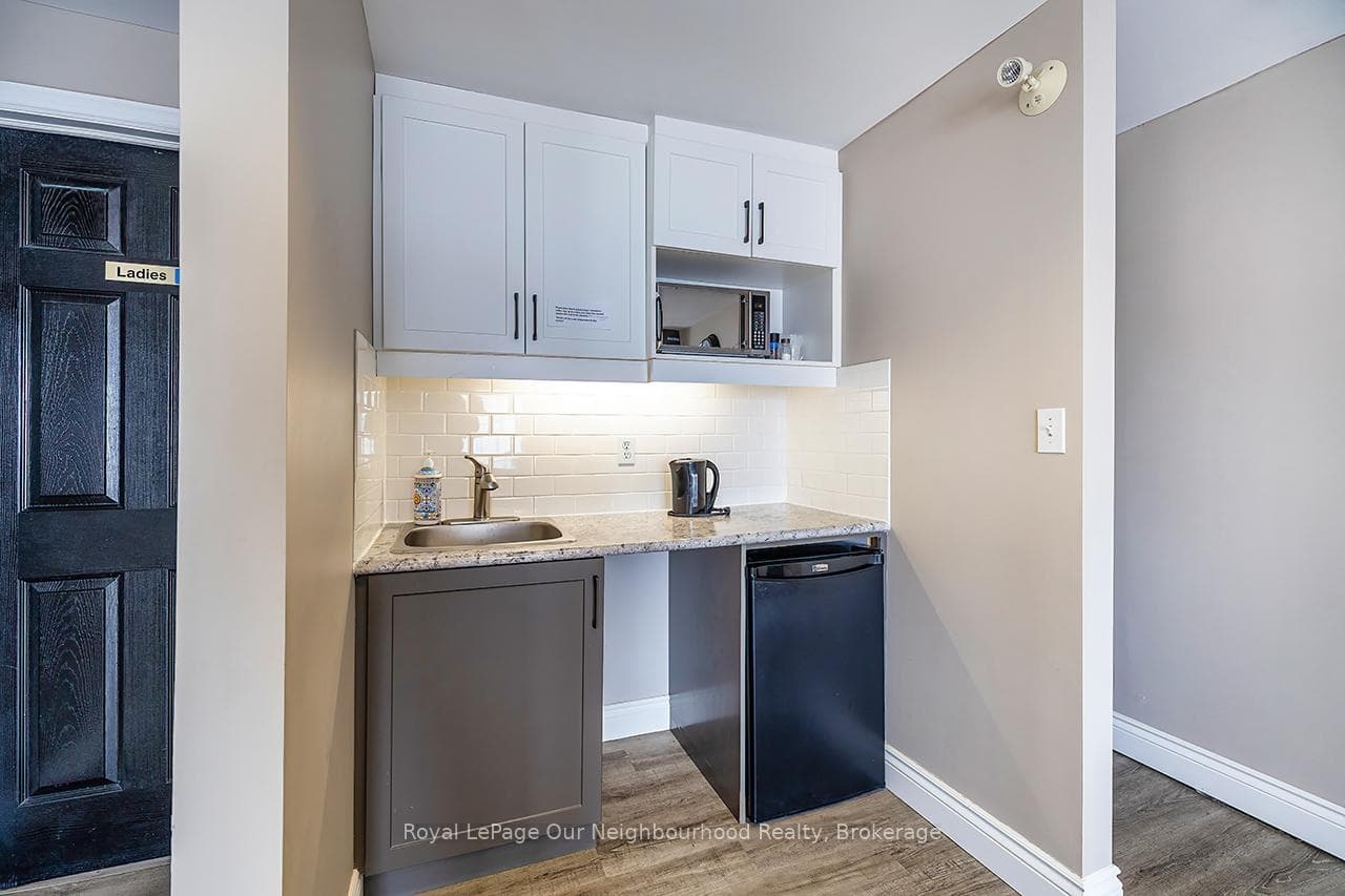 71 Albert Street photo 27