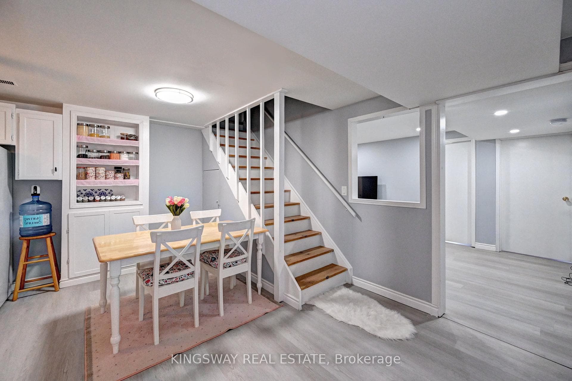 300 BLACKWELL Drive photo 28