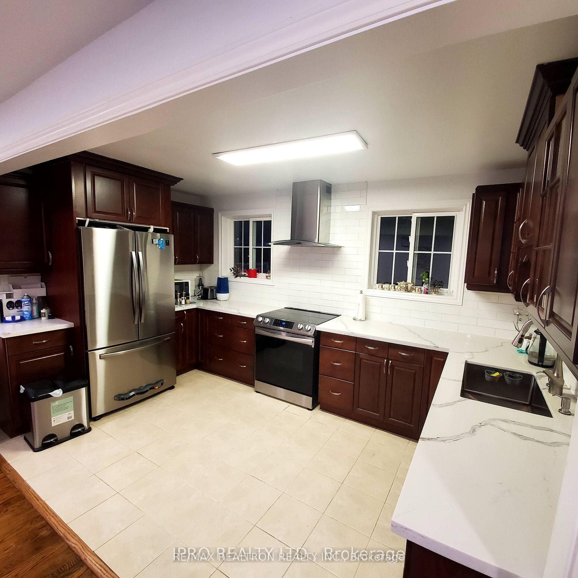 16 Cresthaven Drive photo 10