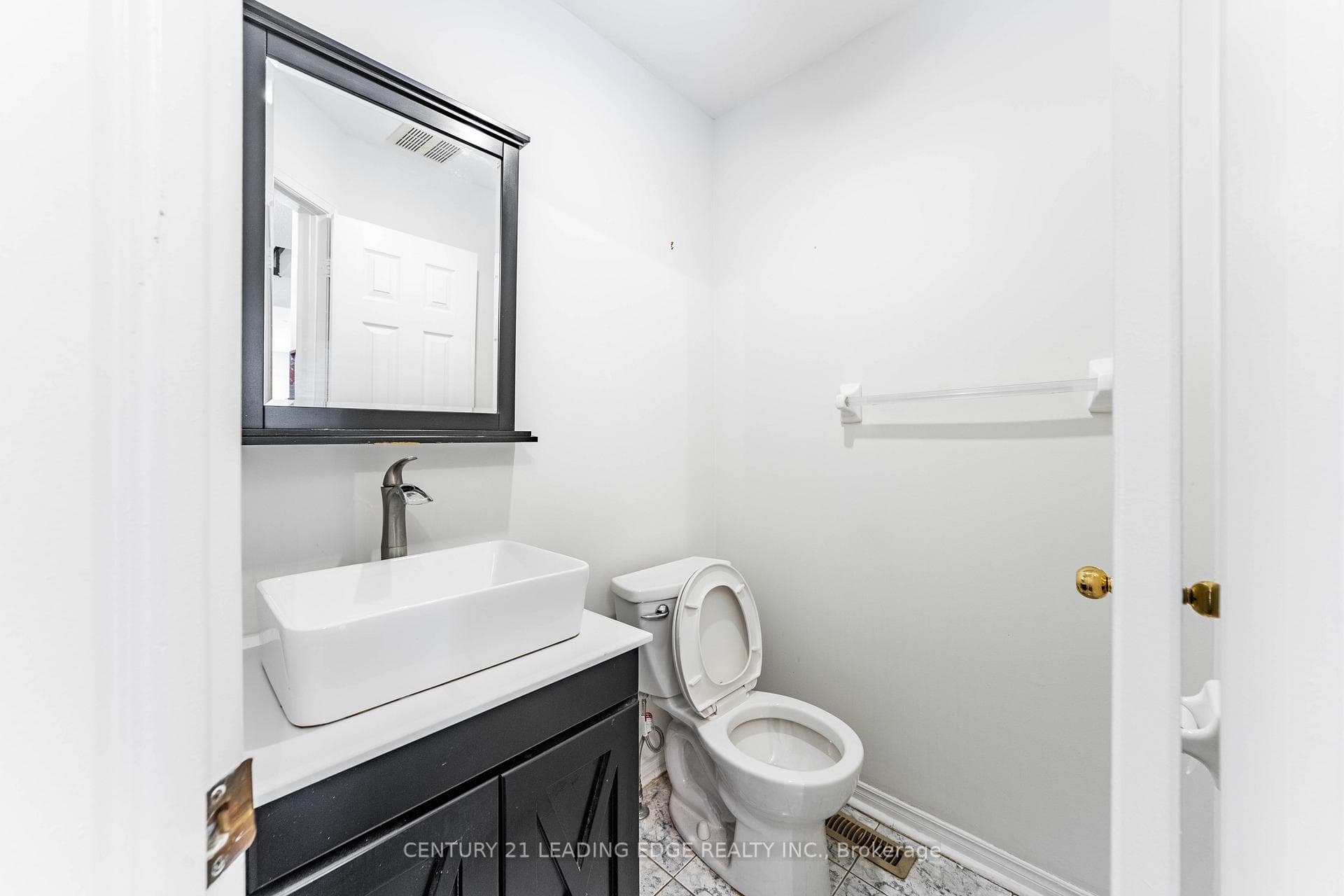 19 Connery Crescent photo 17