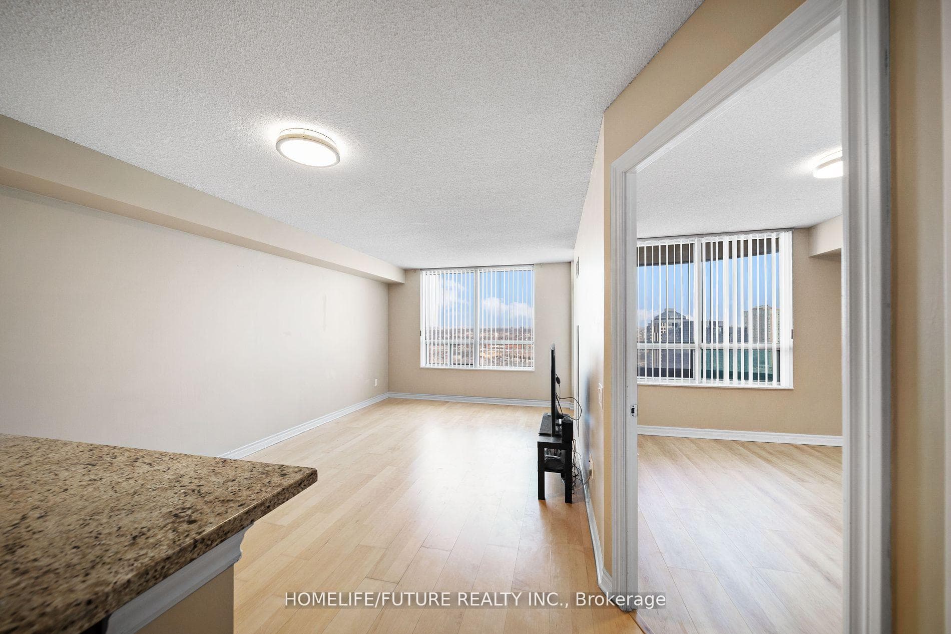 61 Town Centre Court Unit 2105 photo 7