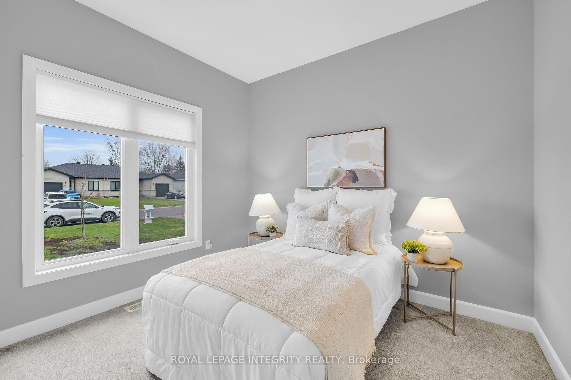 440 Arora Crescent photo 21