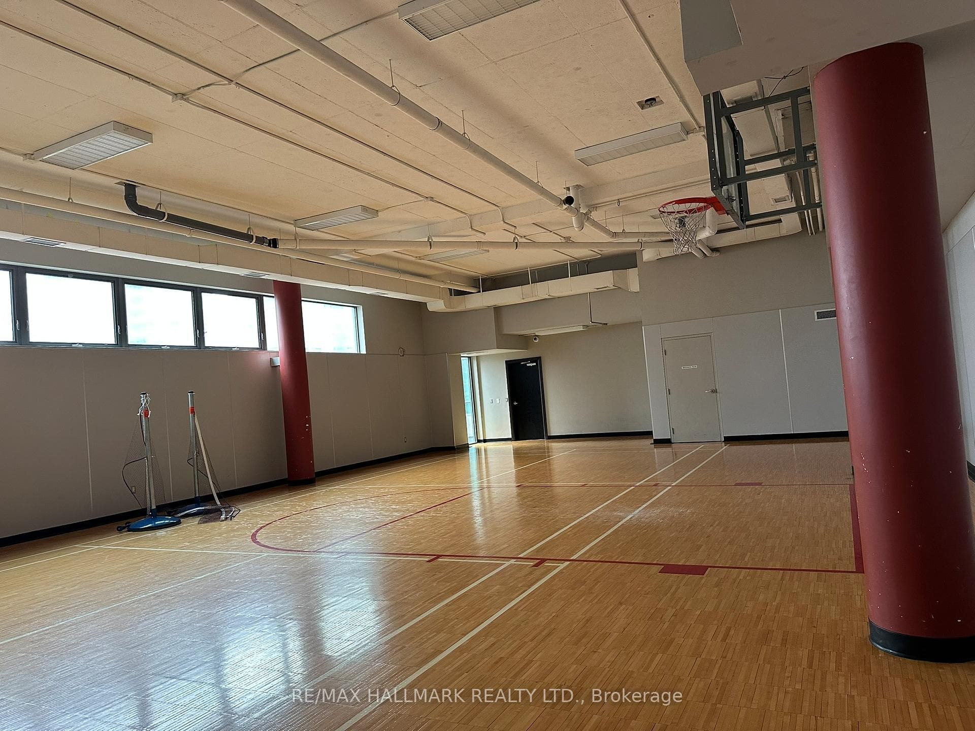 Amenities: Basketball Court