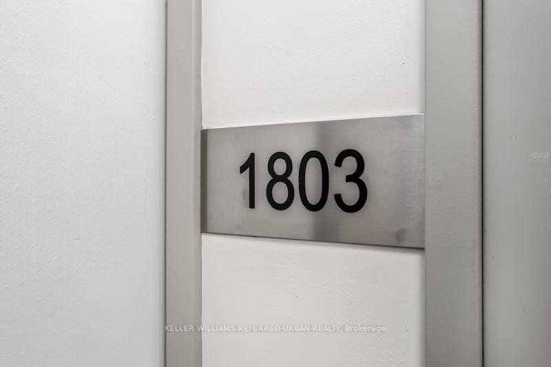 3 Navy Wharf Court Unit 1803 photo 3