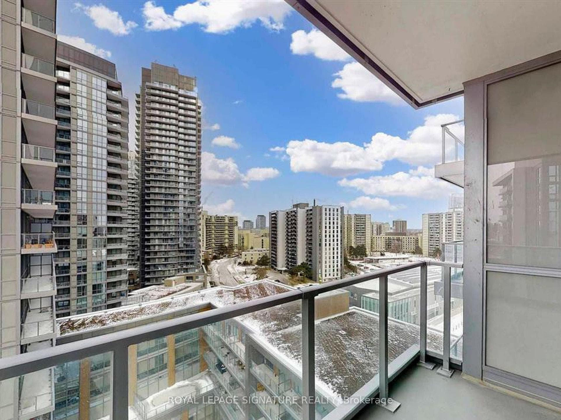 32 Forest Manor Road Unit 1102 photo 10