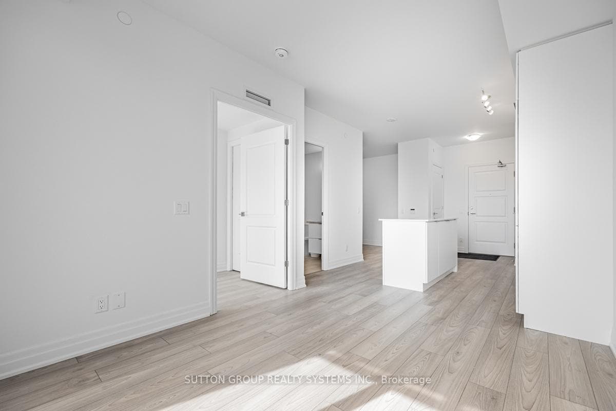 36 Elm Drive Unit 708 photo 13