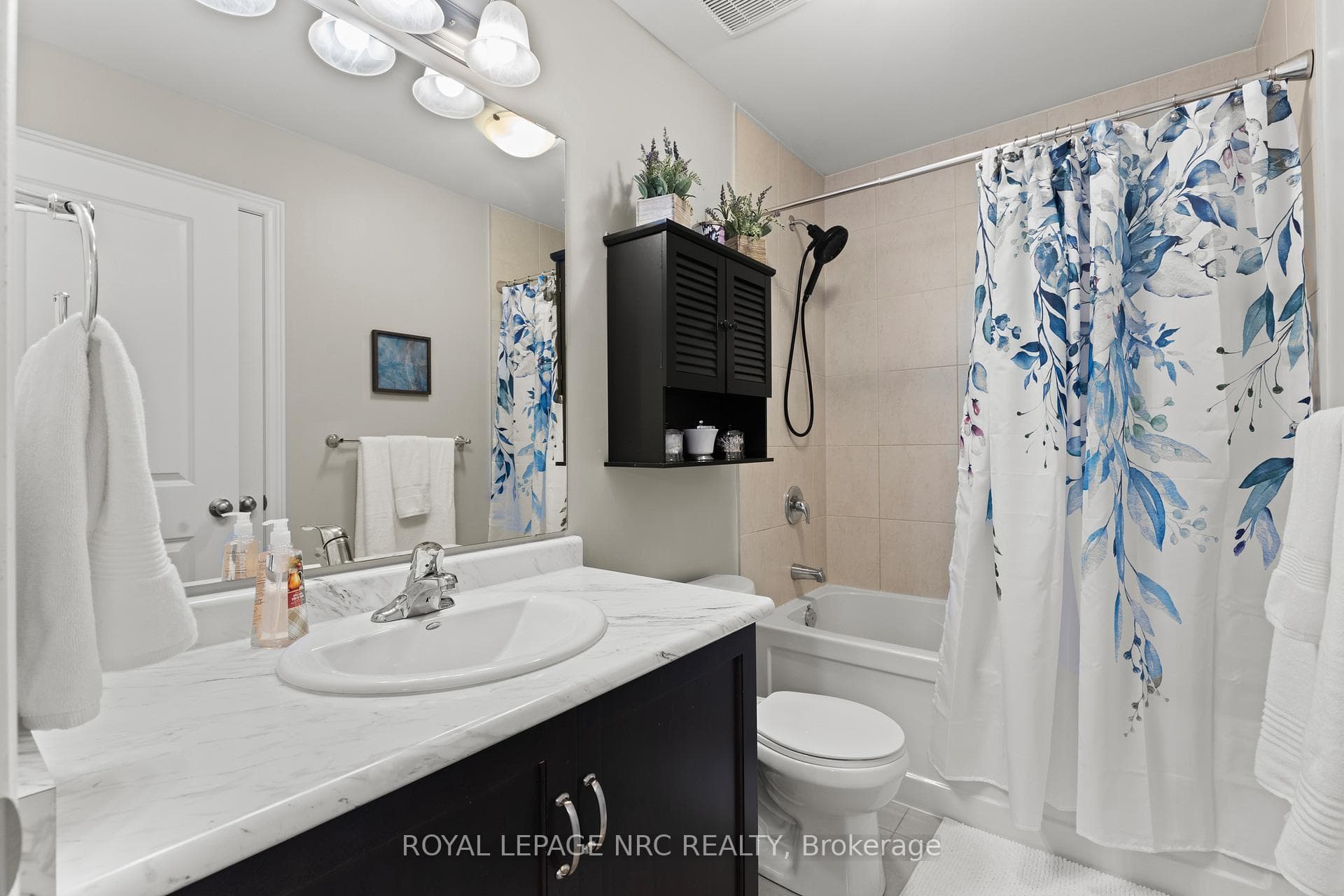 2nd floor bathroom