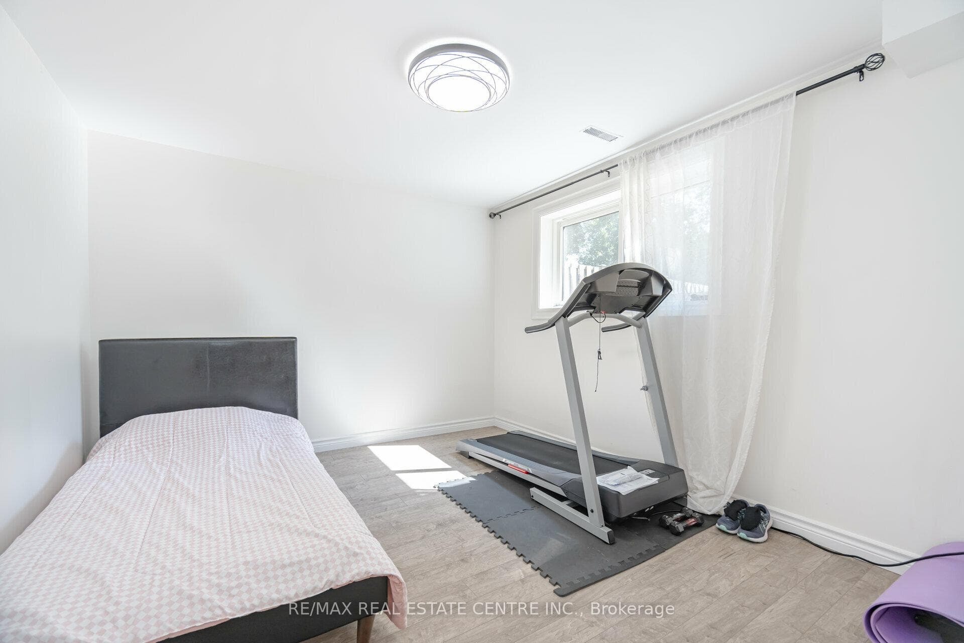 31 Guthrie Crescent photo 26