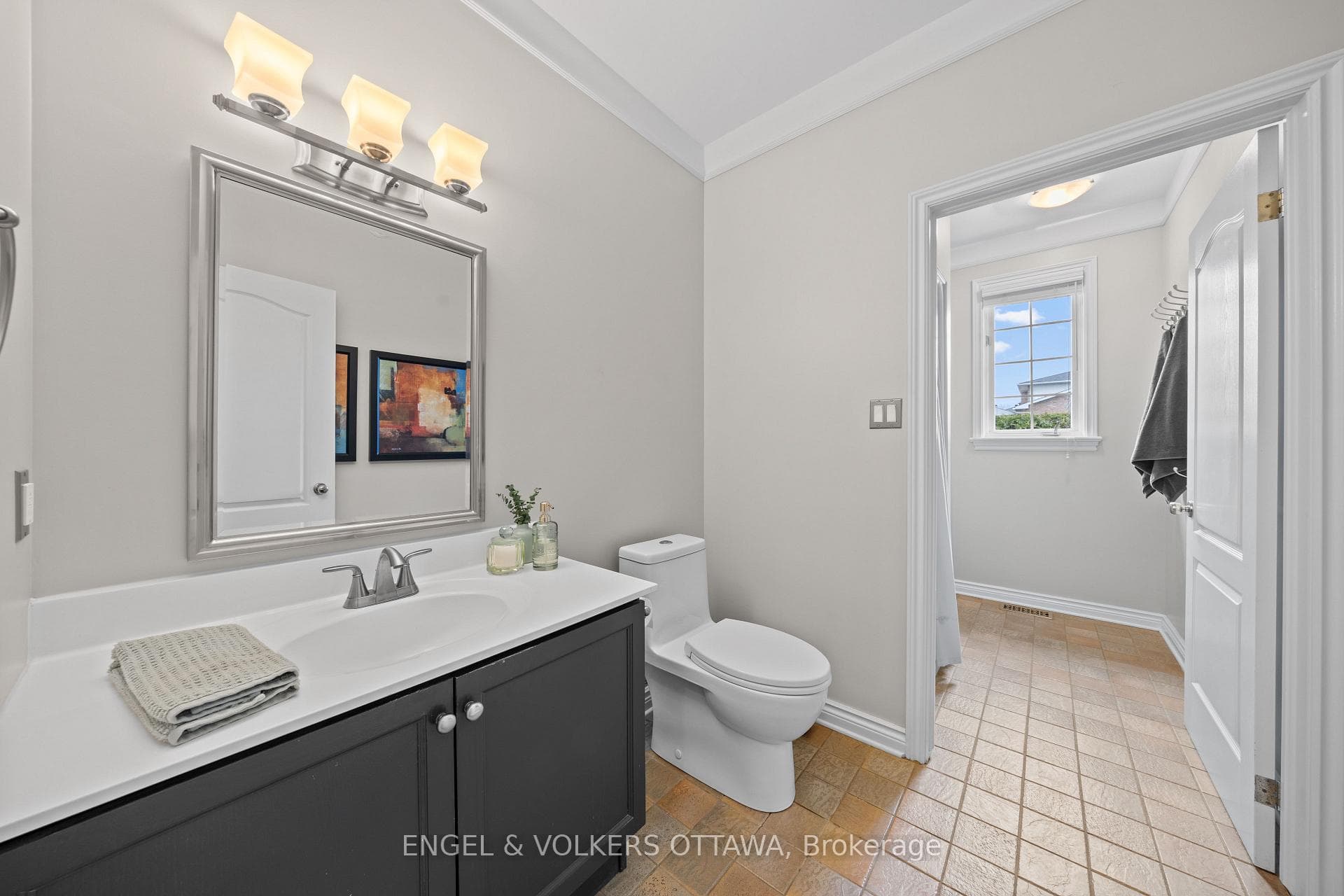 1014 Stormont Street photo 17