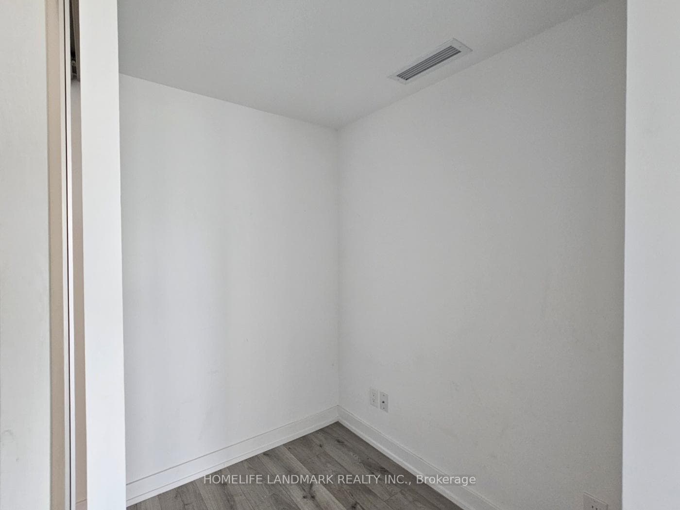 161 Roehampton Avenue Unit 1502 photo 12