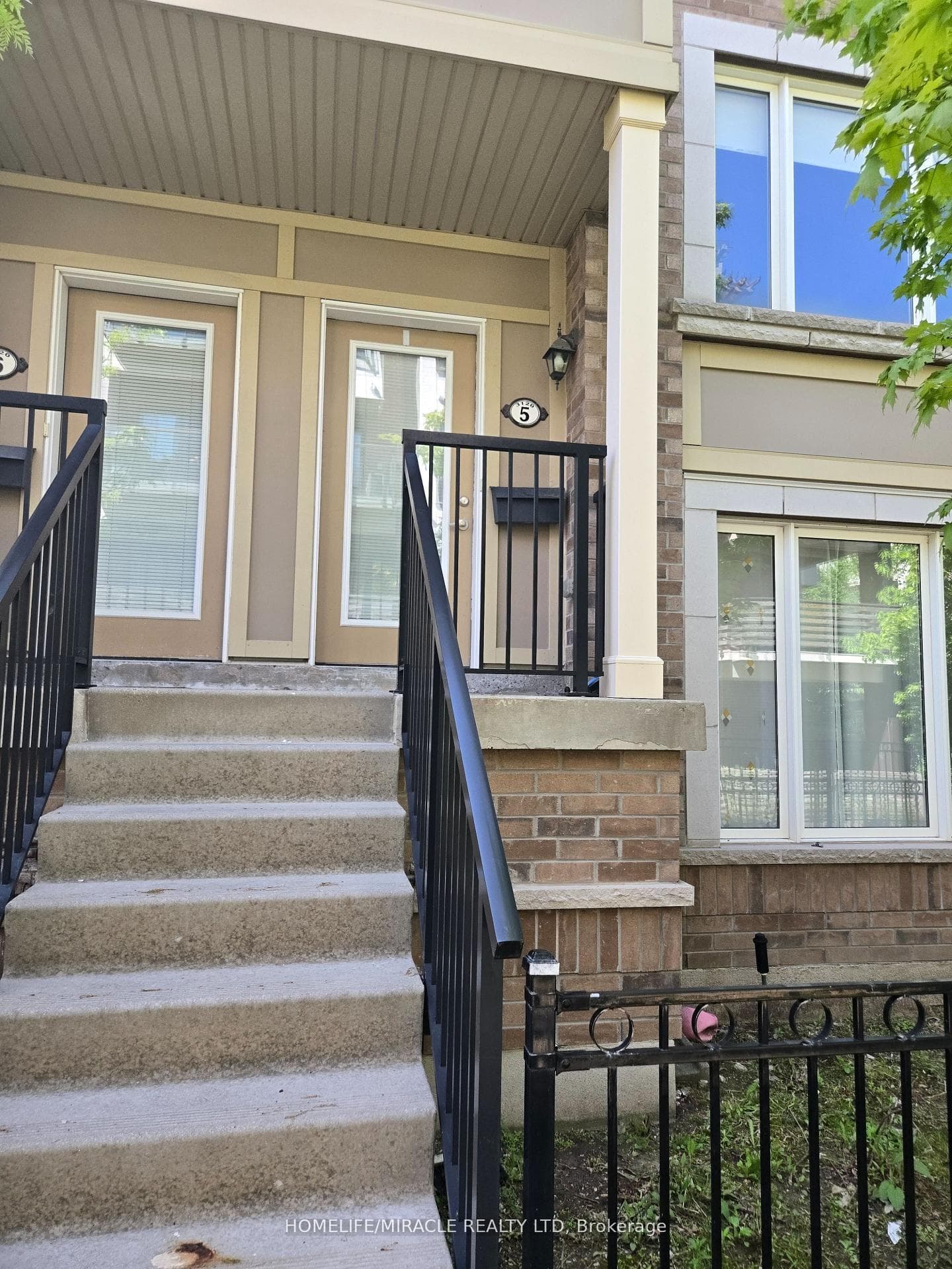 3120 Boxford Crescent Unit 5 photo 4