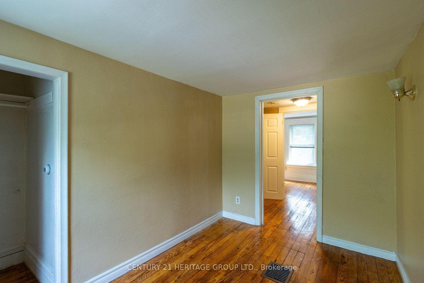 32 Rousseaux Street photo 21