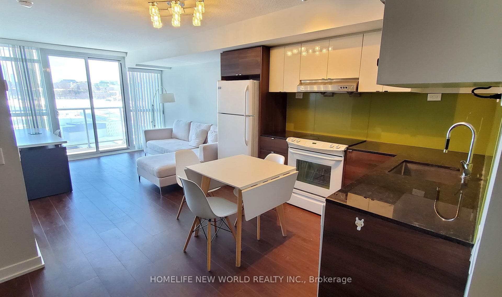 121 Mcmahon Drive Unit 811 photo 2