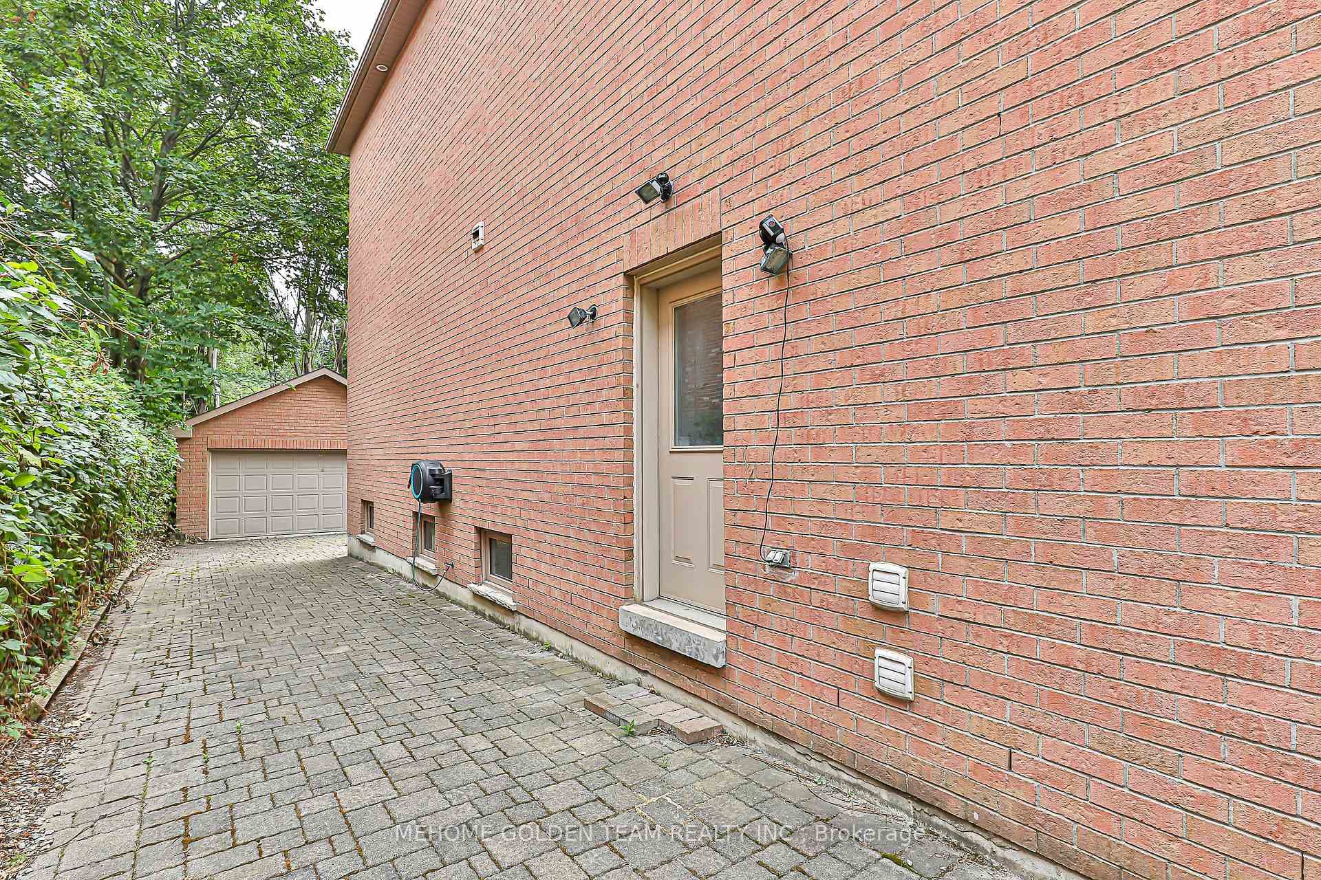 47 Cotswold Crescent photo 44