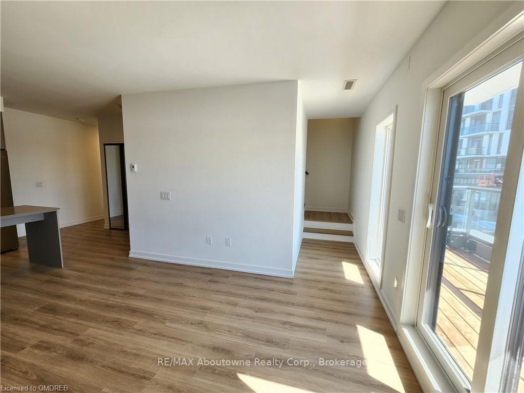 20 LAGERFELD Drive Unit 12 photo 15
