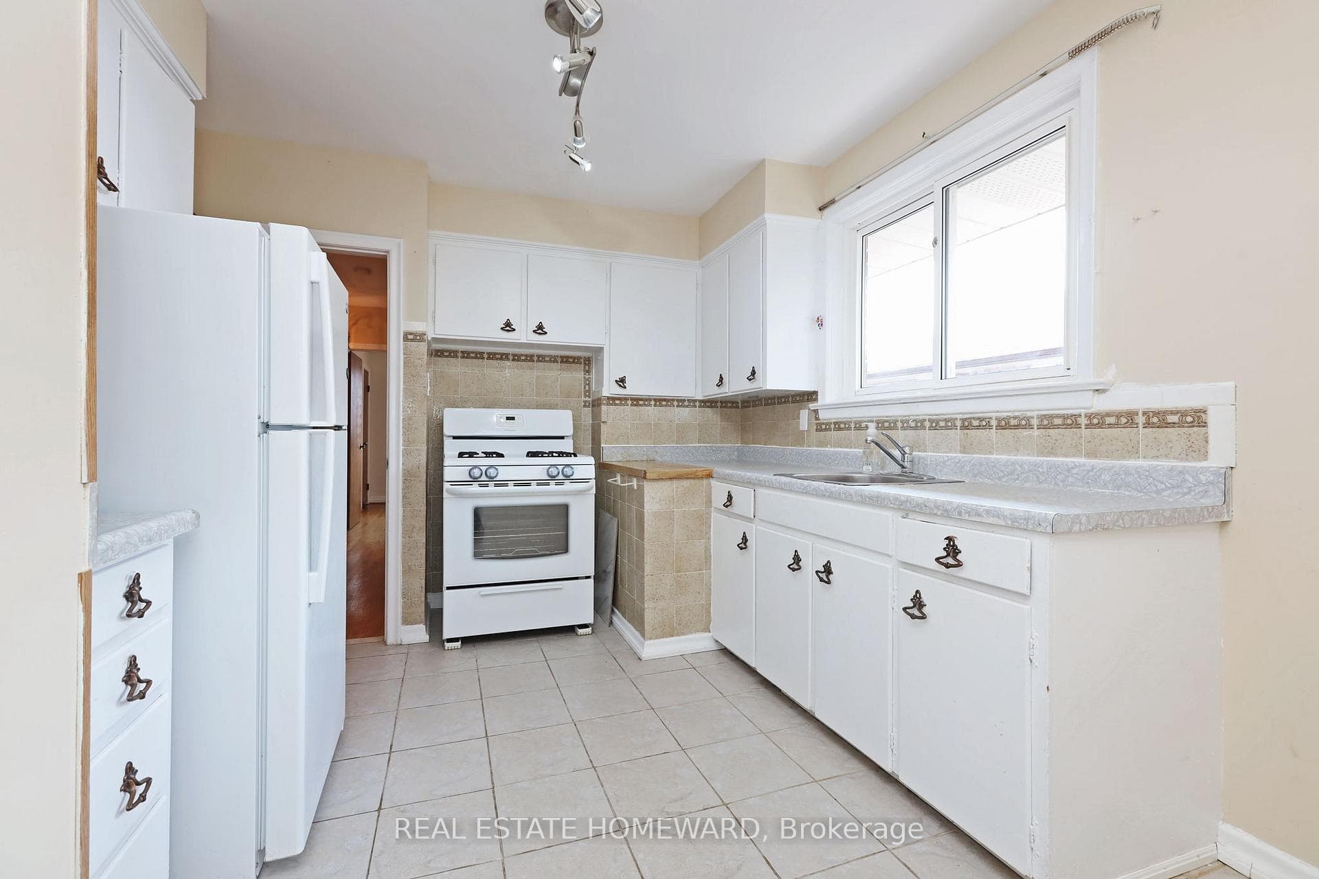 48 Southampton Drive photo 7
