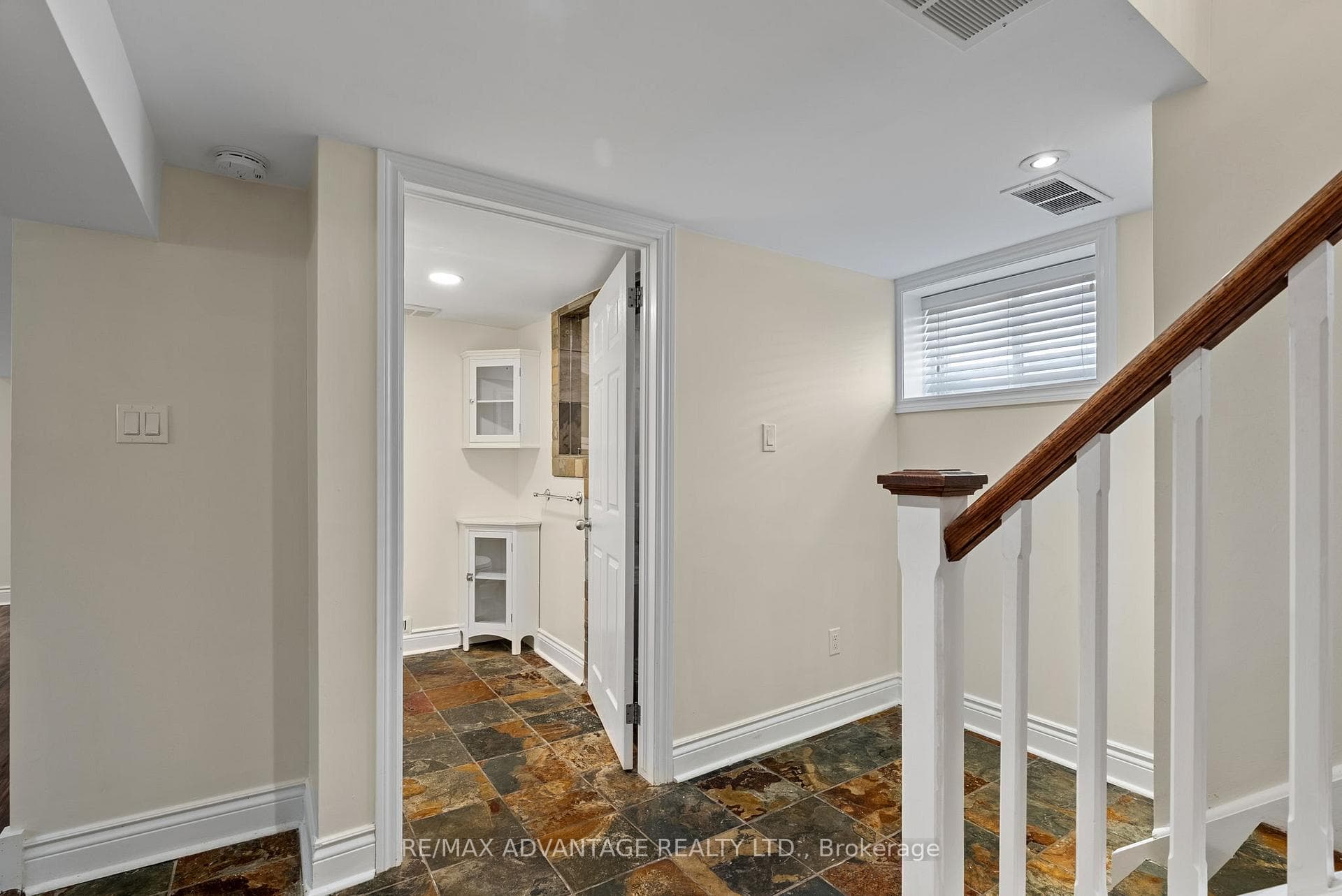 555 Chester Street photo 25