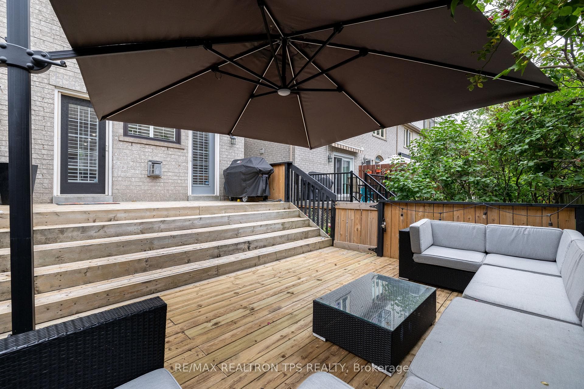 14 Greystone Court photo 31