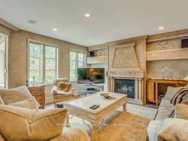 72 Owen Boulevard photo 7