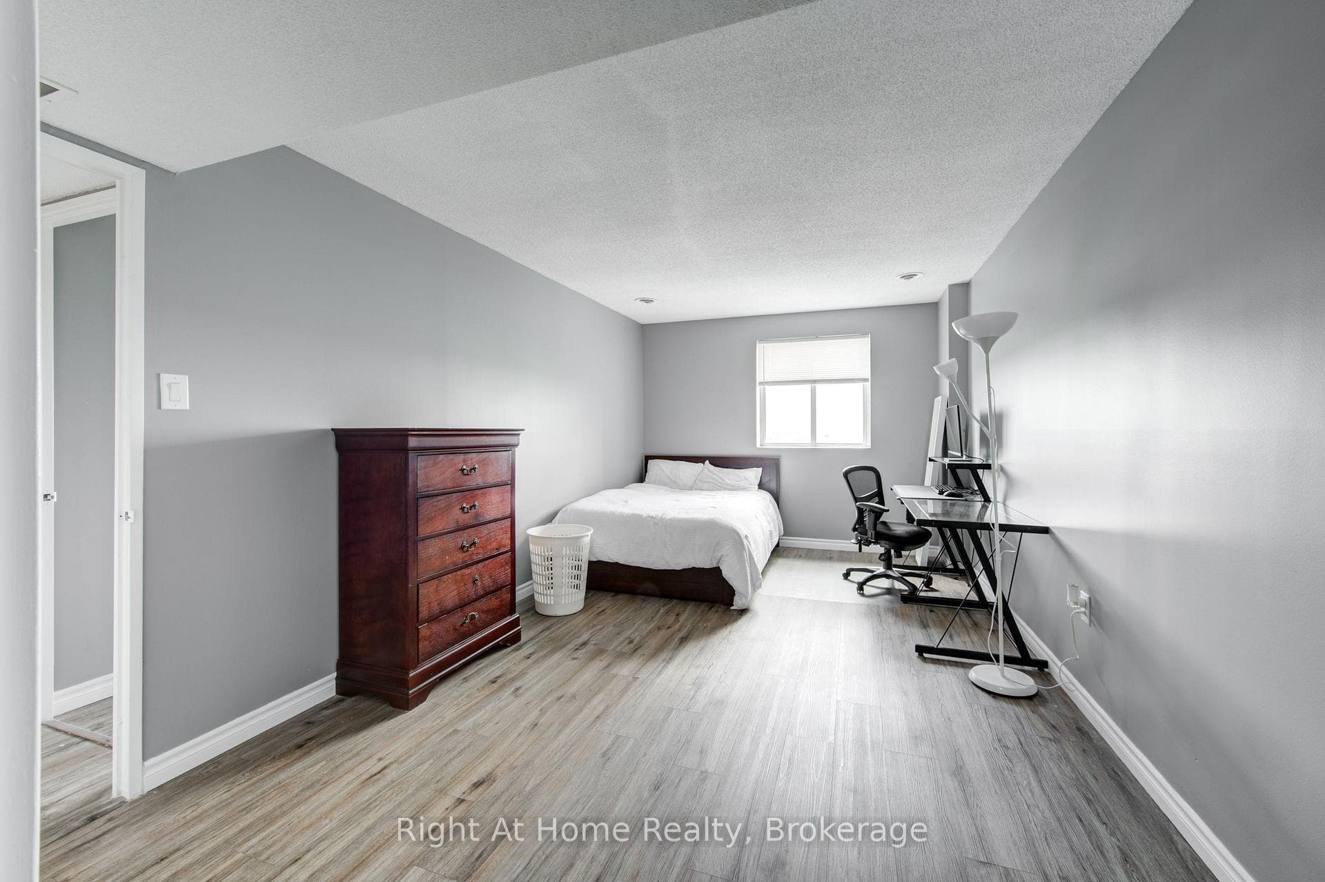30 Chapman Court Unit 1104 photo 18