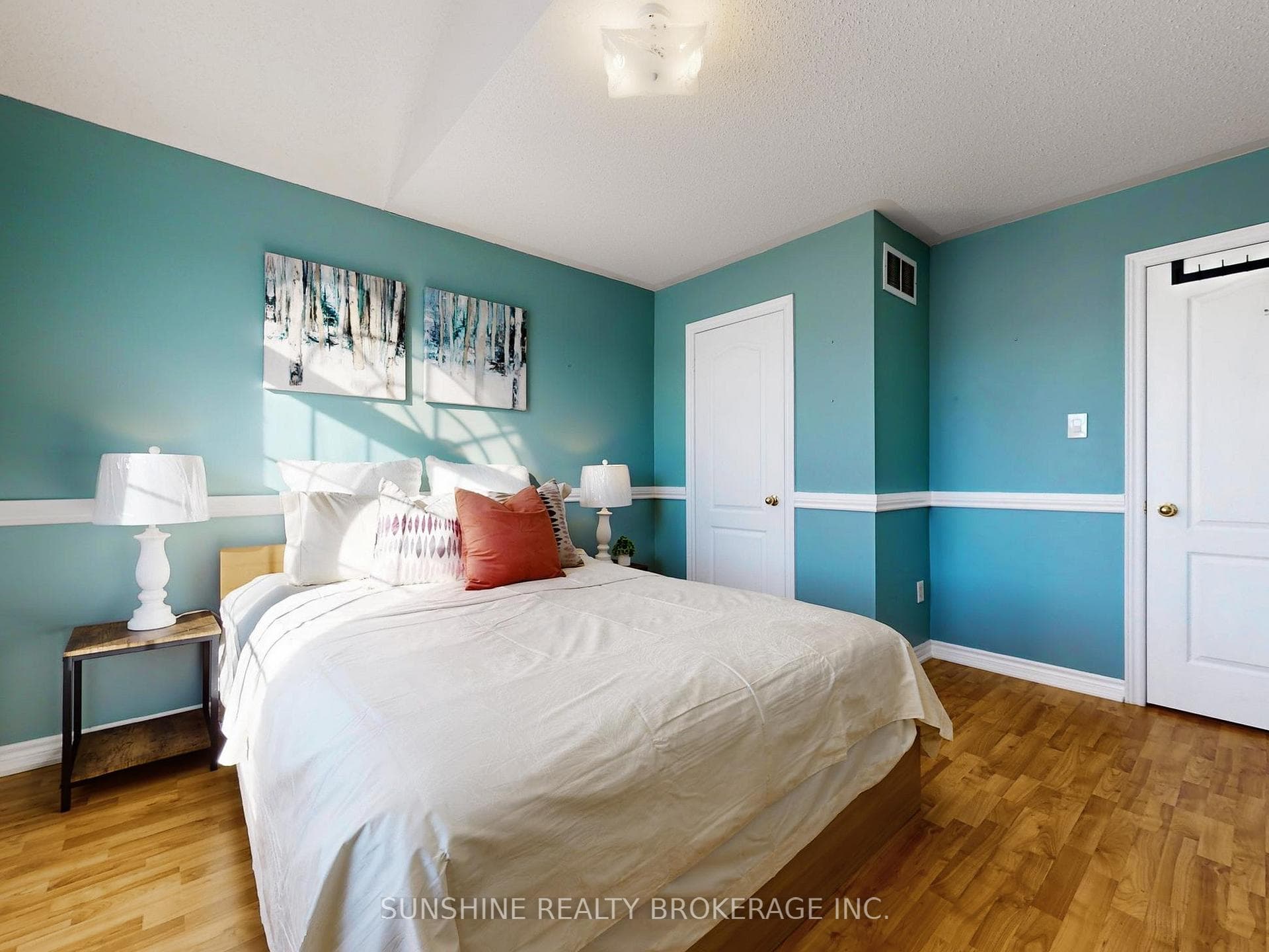 138 Beaverbrook Crescent photo 28