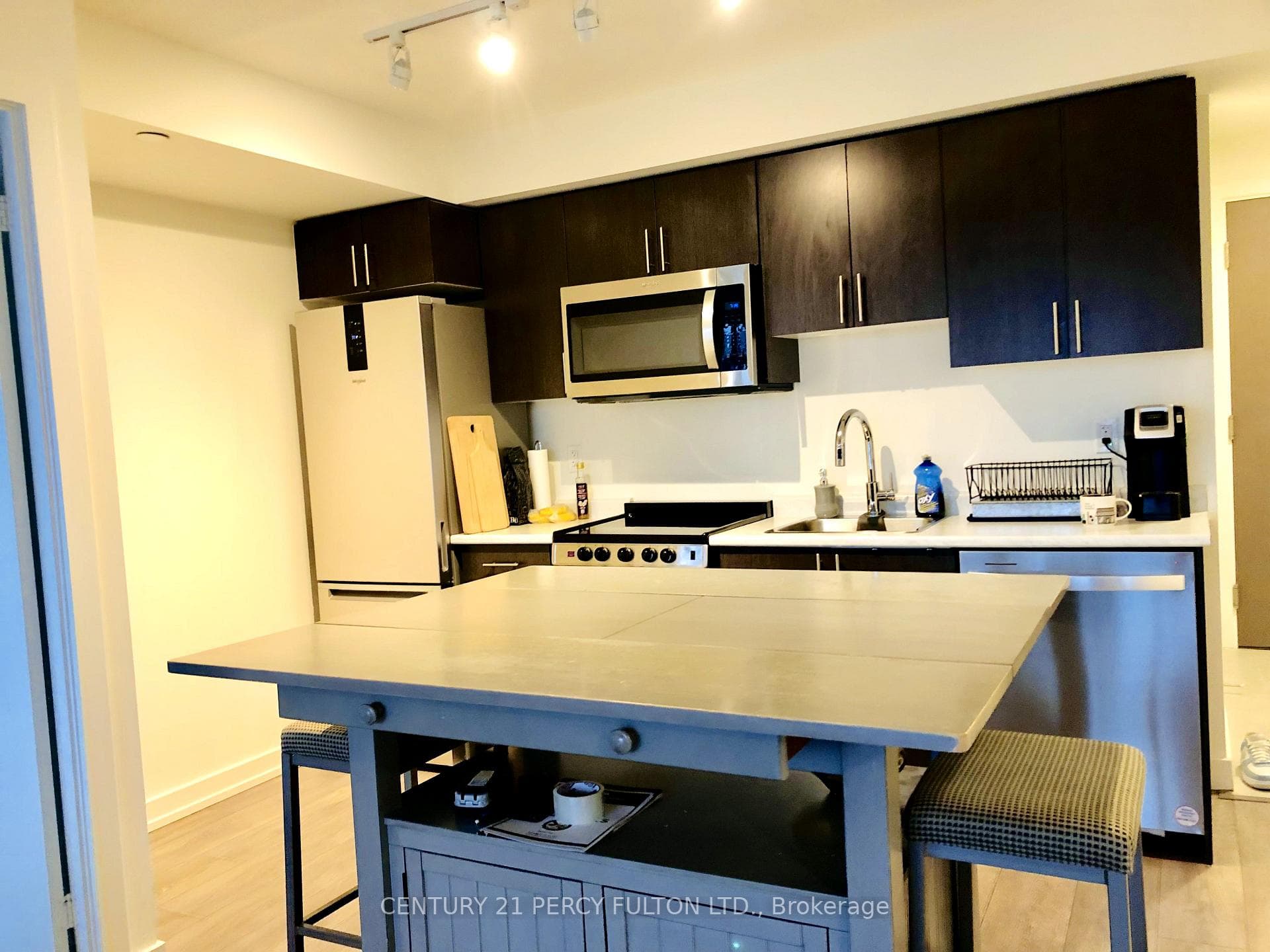 10 Wilby Crescent Unit 2007 photo 7