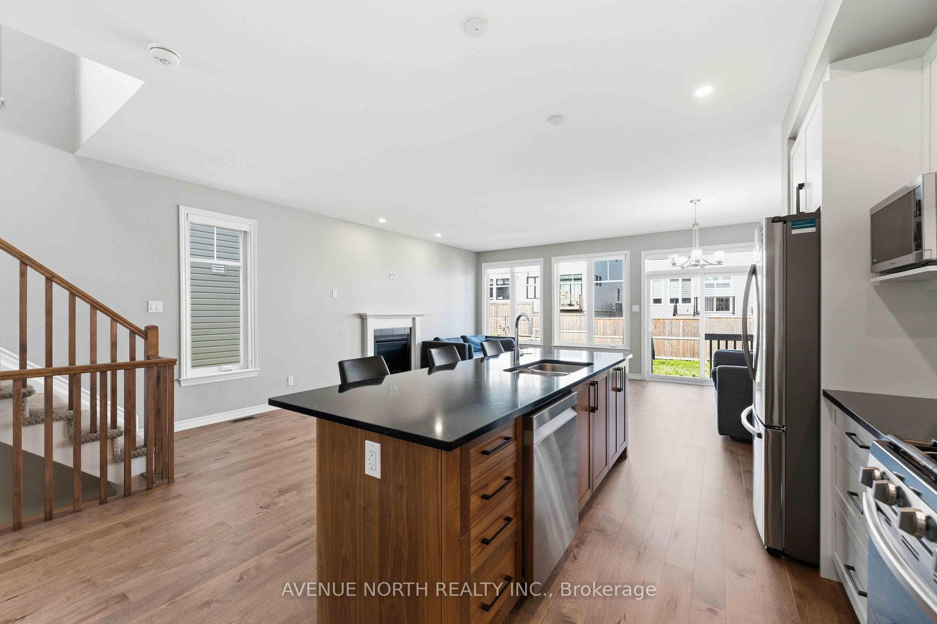 881 Antonio Farley Street photo 10