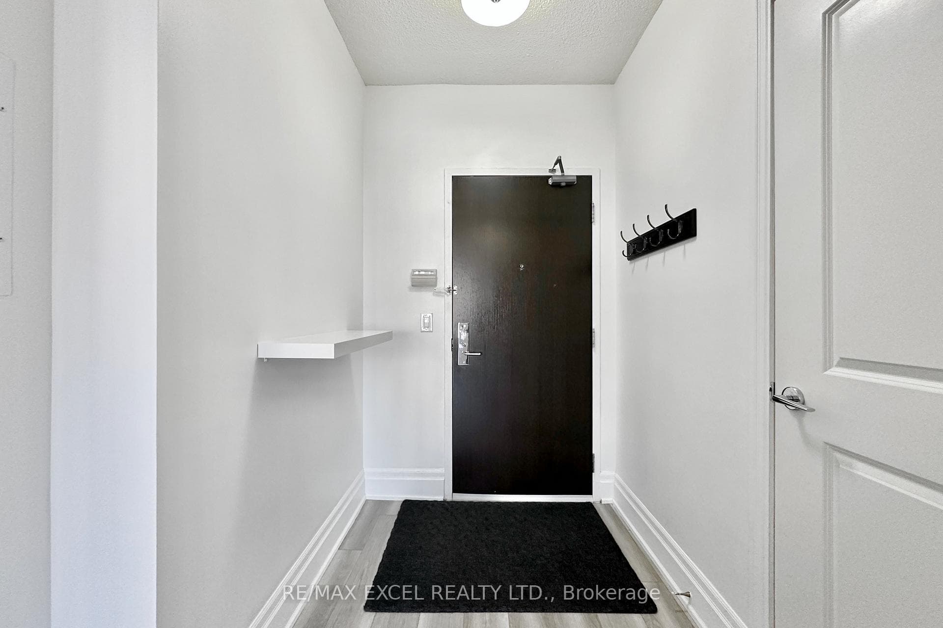 57 Upper Duke Crescent Unit 316 photo 14