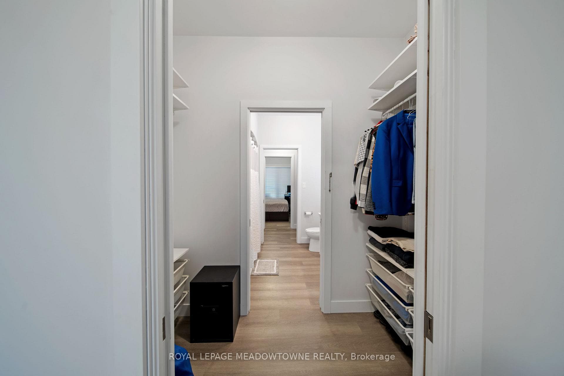218 Elora Street photo 14