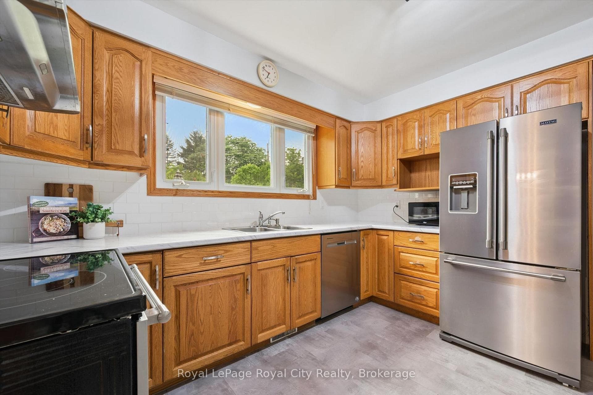 30 Westminster Avenue photo 14