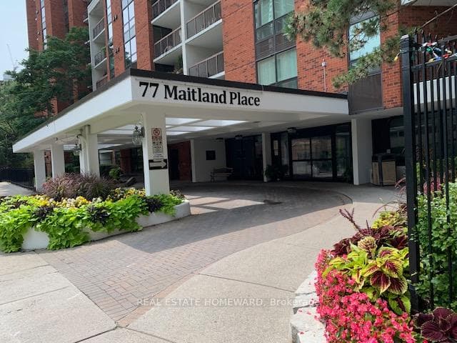 77 Maitland entrance