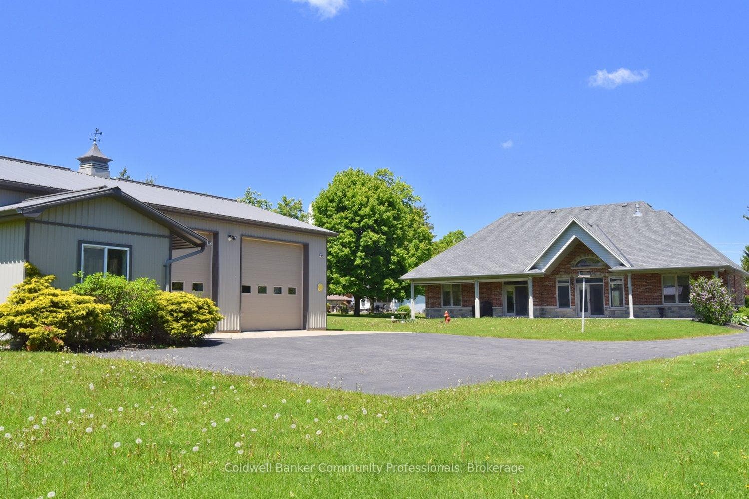 747 Centre Road photo 37