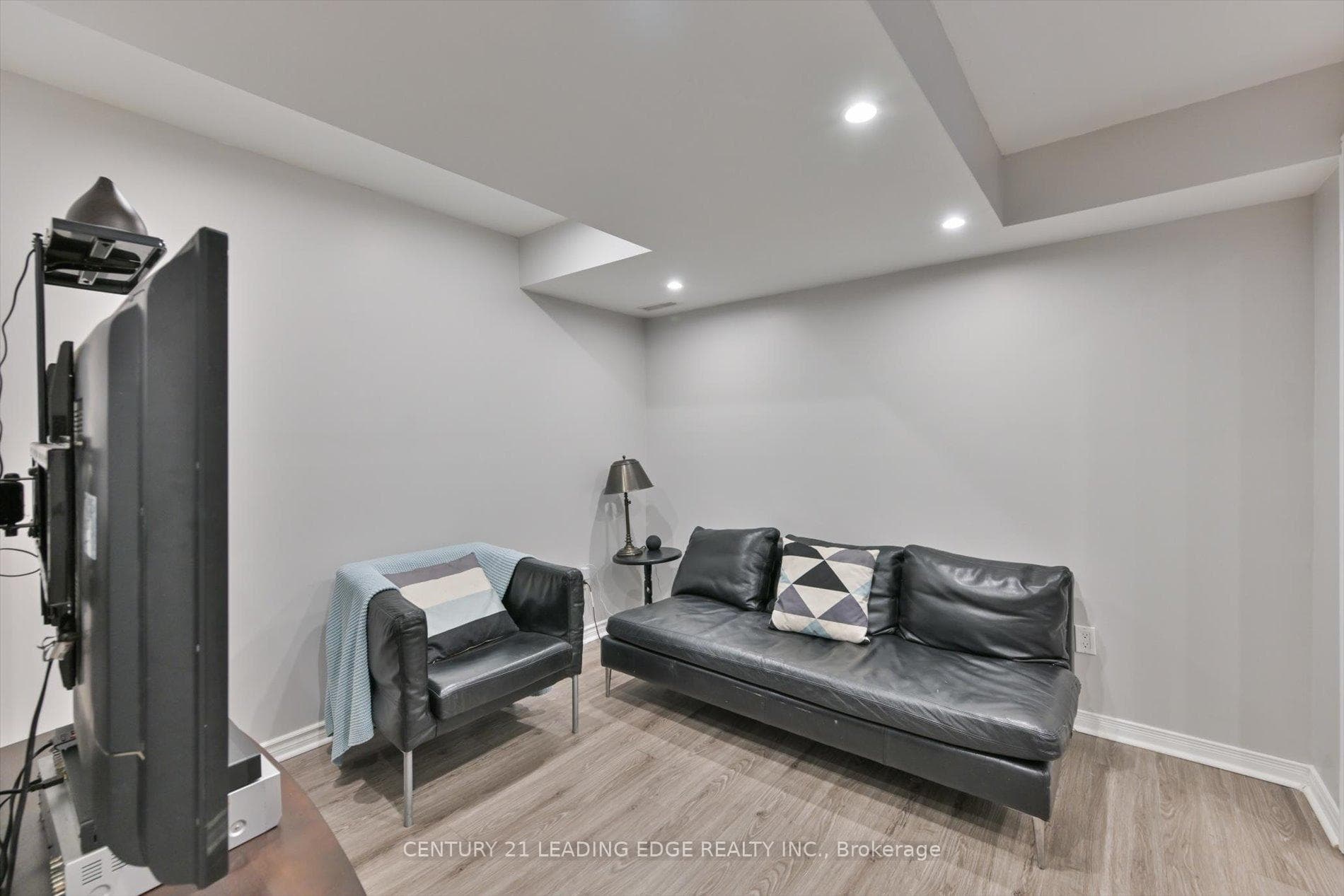 3 Hadleigh Way photo 29