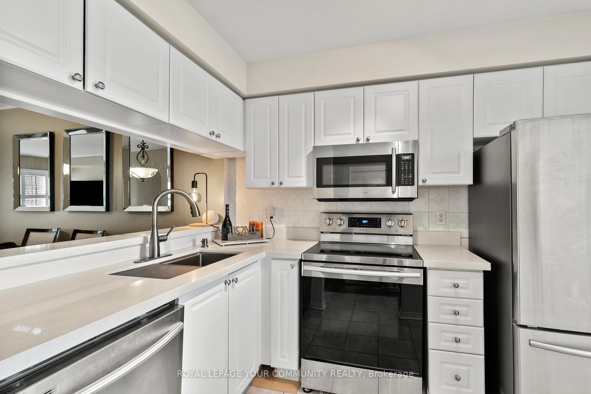 210 Manitoba Street Unit 13 photo 3
