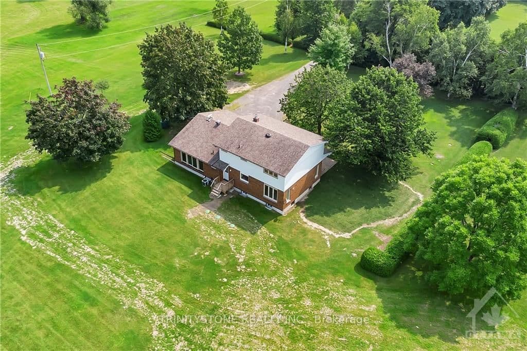 7169 FLEWELLYN Road photo 28